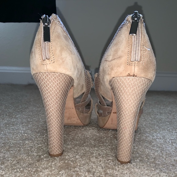 Nude White House black market heels - Picture 2 of 7